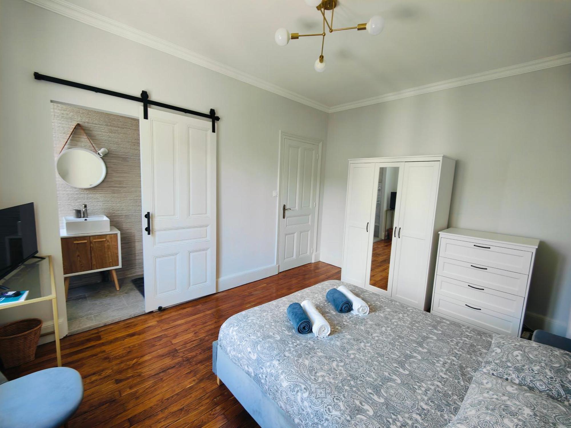 Self-Checkin Town House - Rooms To Rent In A Beautiful Modern Town House - Not A Hotel - Location De Chambres Avec Arrivee En Autonomie - Extra Fee For Sheets And Towels - Private Parking - Check Your Plateform Inbox And Follow Check-In Instructions Saint-Romain-en-Gal Exterior foto